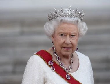 Η Βασίλισσα Ελισάβετ απαγορεύει στη Meghan Markle το αγαπημένο της φαγητό - Να το γιατί